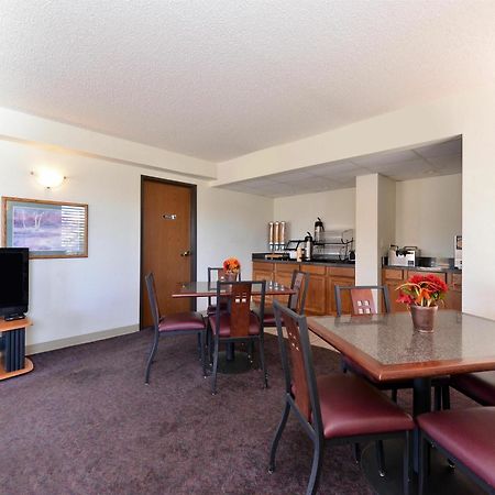 Executive Plus Inn And Suites Elk City Exterior photo