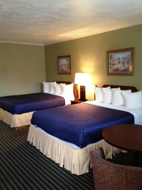 Executive Plus Inn And Suites Elk City Room photo